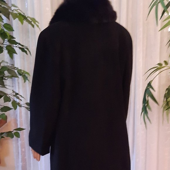 Calvin Klein 100% wool long coat with Fox collar - Picture 11 of 12